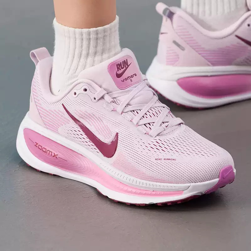 รองเท้าผู้หญิง Nike รุ่นดั้งเด - Lightweight Road Running Shoes บทวิจารณ์และราคา