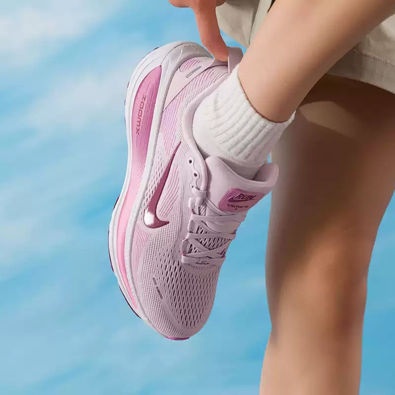 รองเท้าผู้หญิง Nike รุ่นดั้งเด - Lightweight Road Running Shoes บทวิจารณ์และราคา